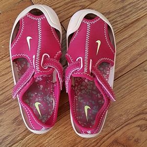 Nike Ray girls water outdoor summer shoes 8.5 9